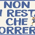 Il romanzo di Biagio D'Angelo arriva dritto al cuore degli appassionati della corsa, raccontando una città (Milano) che potrebbe essere la stessa di ogni altro podista, e personaggi straordinari che animano lo sconfinato popolo del running